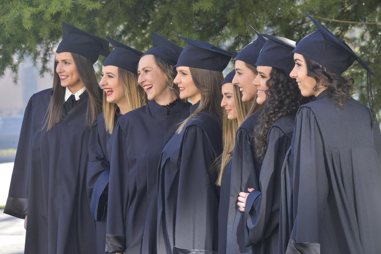 BiH; 15.12.2016. Mostar;Kosaca,  Diploma Ekonomija Snimio:Stole Lasic