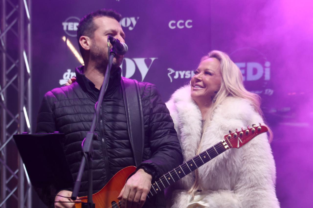 Zagreb: Maja Šuput nastupila na otvorenju JOY shopping centra