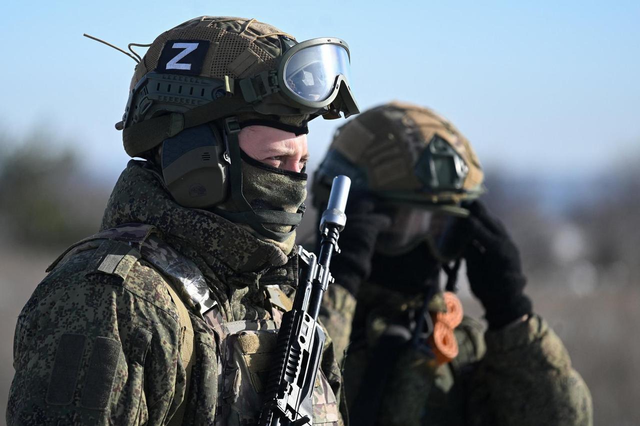 Russian soldiers undergo military training in Rostov region