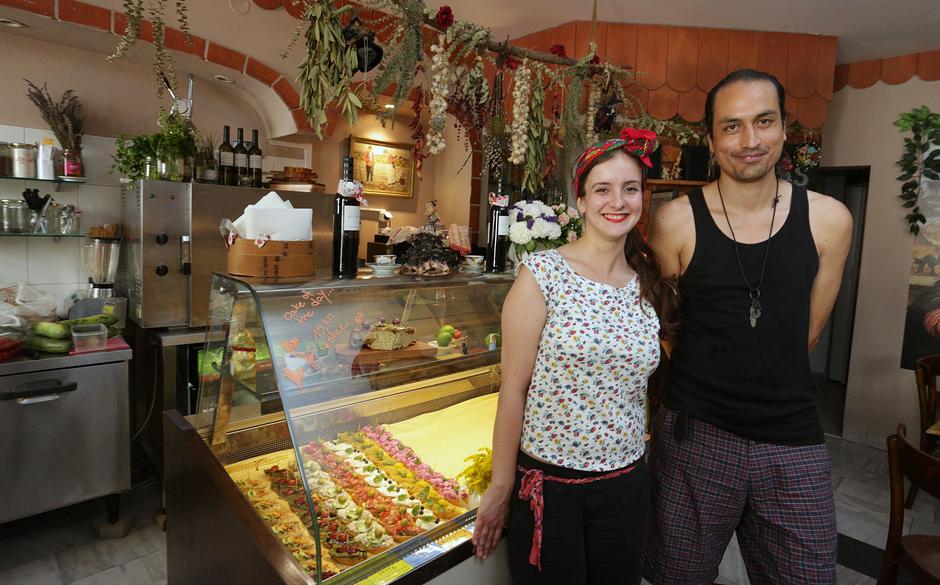 22.07.2015., Zagreb - Obilazak gradskih zalogajnica kao novom hitu medju turistima koji posjecuju Zagreb.Photo: Zarko Basic/PIXSELL