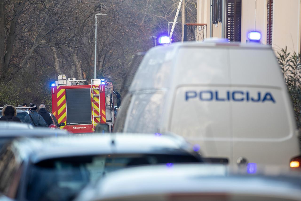 Pula: Intervencija vatrogasaca zbog zapaljene čađe u dimnjaku