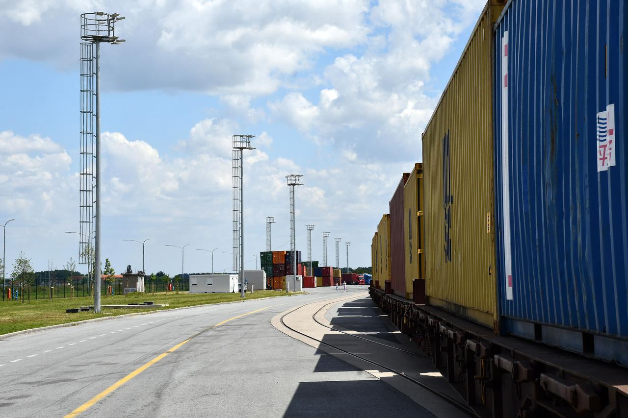 Slavonski Brod: Dan otvorenih vrata Luke Slavonski Brod