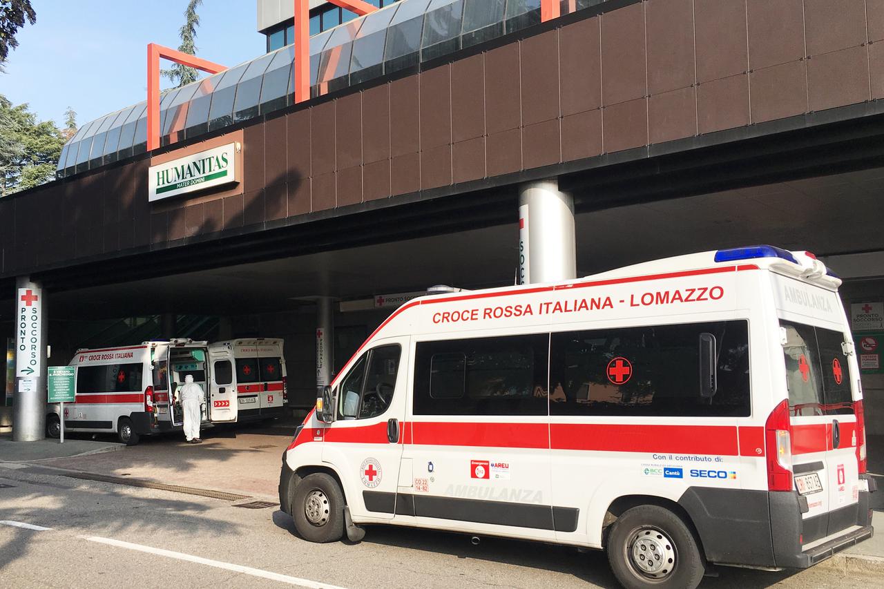 Italy, CORONAVIRUS ambulances to the emergency room during the locdown