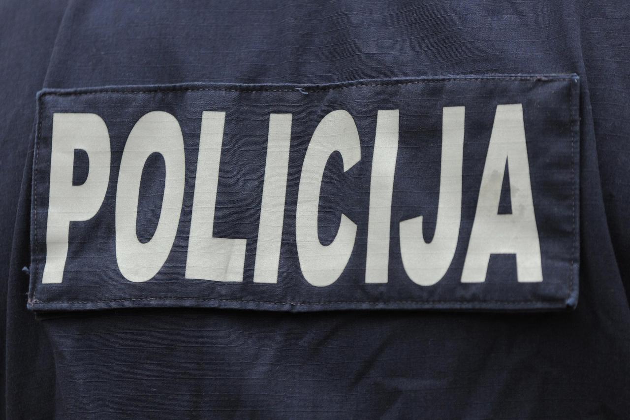 policija