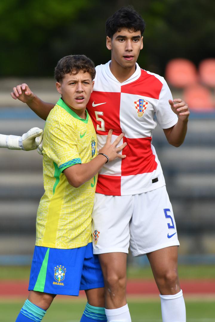 Simbolika je bila tim veća što je s druge strane stajala selekcija Brazila, zemlje u kojoj je Matheus rođen i u kojoj nogometno odrasta kao član akademije slavnog Flamenga. 