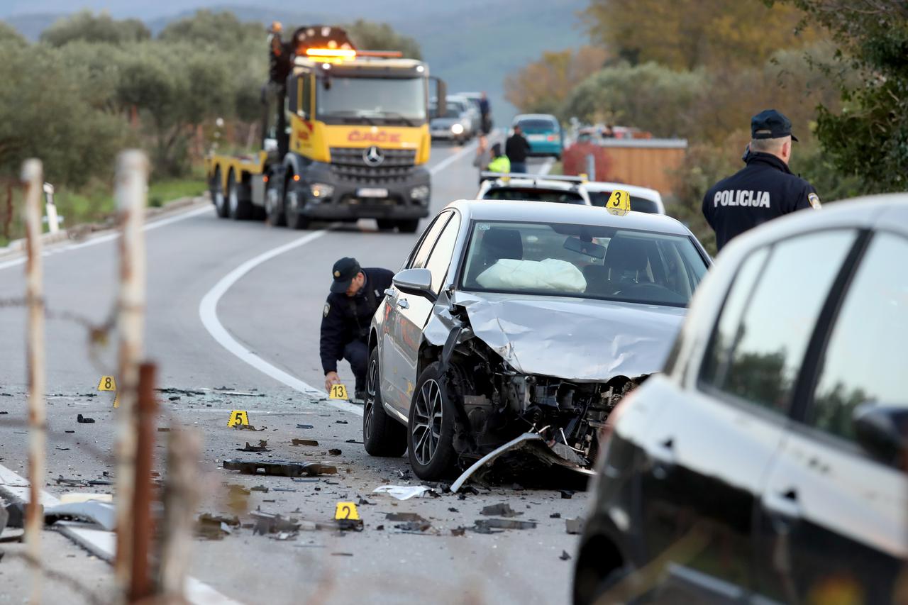 Šest vozila sudjelovalo u prometnoj nesreći kod Vrpolja, nema teže ozlijeđenih