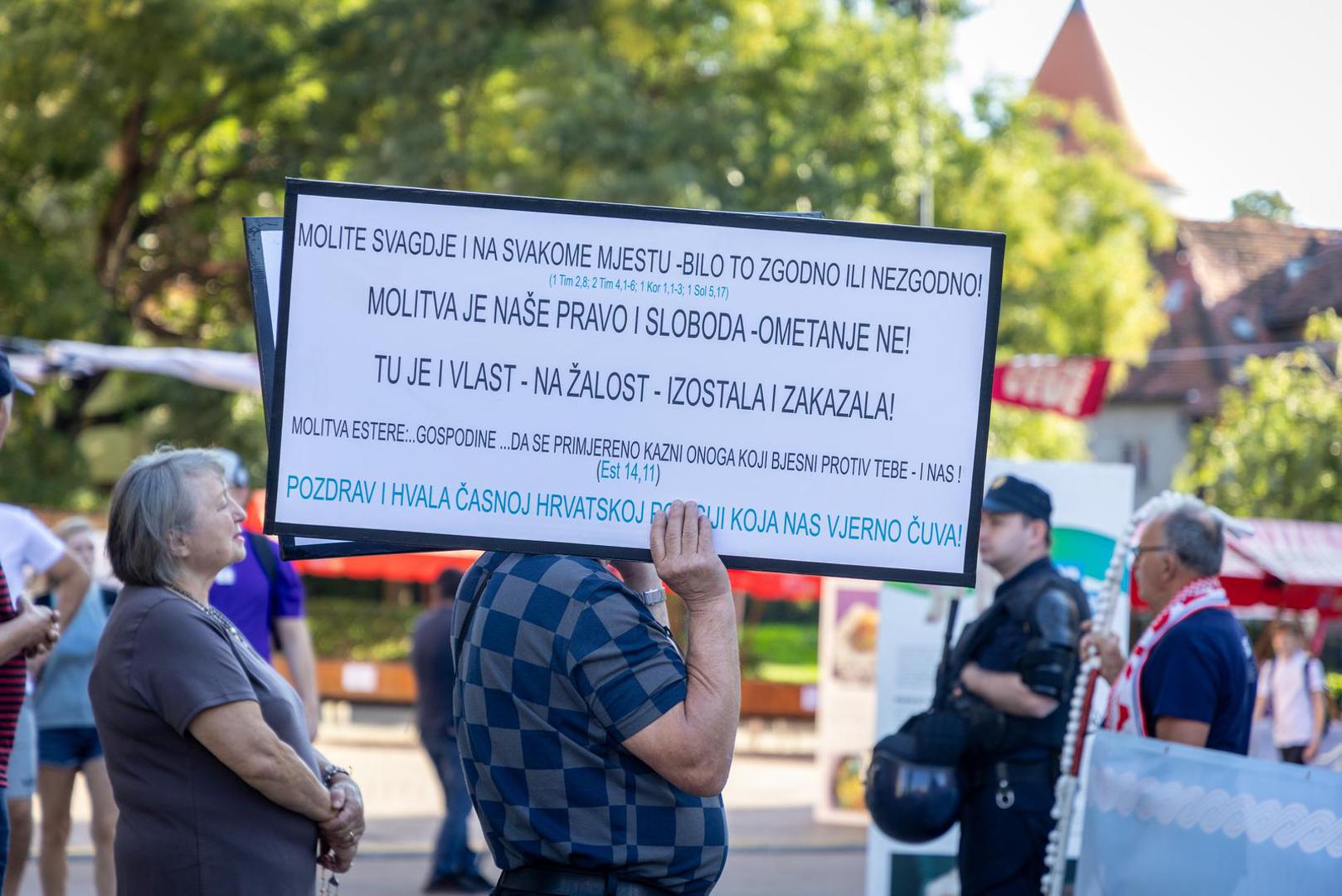 U nastavku pogledajte prizore s današnjih okupljanja.