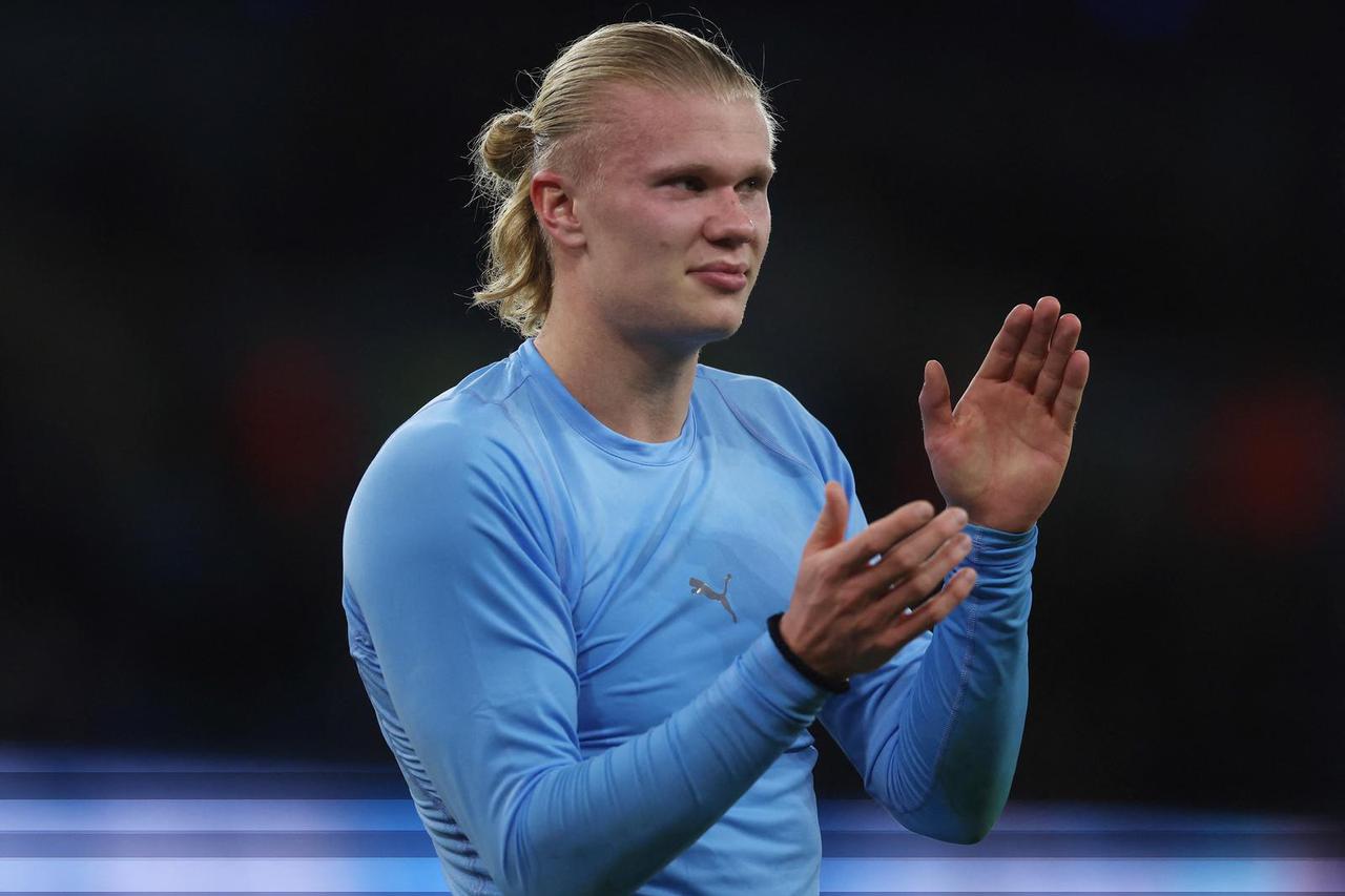 Premier League - Manchester City v Fulham