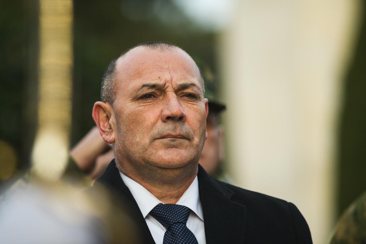 Ministar branitelja Tomo Medved kaže kako serija daje pozitivan doprinos širenju istine o ratu