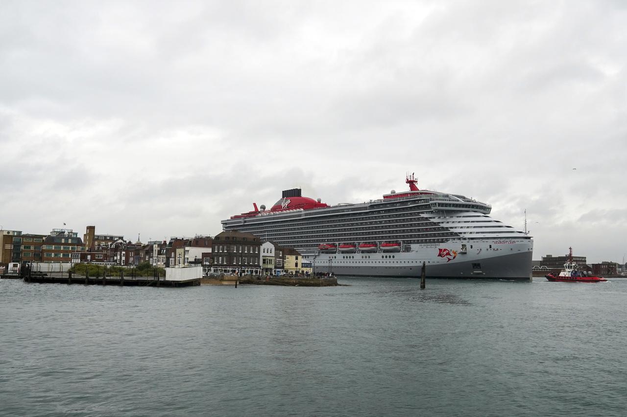 Scarlet Lady arrives at Portsmouth
