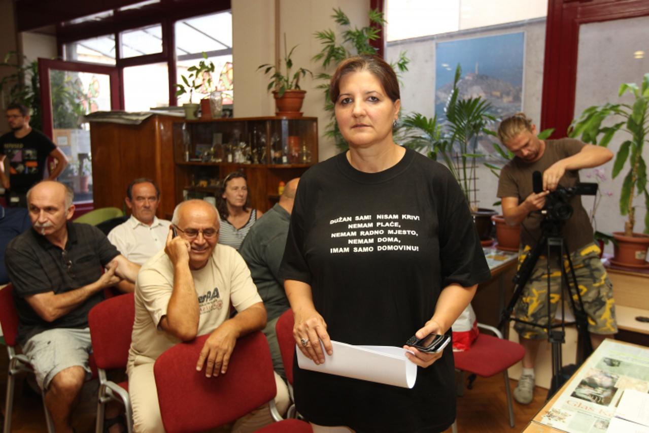 '13.08..2013. Zagreb -U prostorijama udruge BK Velebit odrzana je pressica i okrugli stol udruge Veronika Vera za zastitu ljudskih prava, zrtava pravosudja i zastitu prava duznika. Sudjelovali su Roko