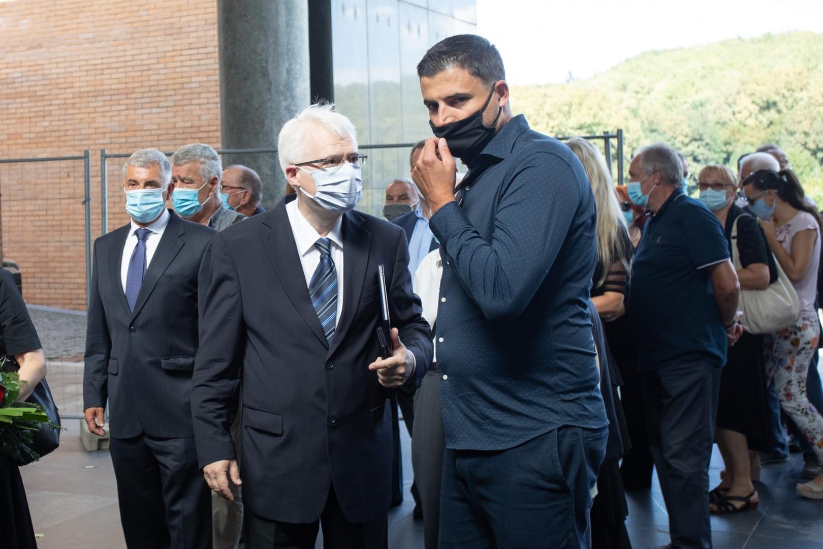 19.08.2020., Zagreb - Posljednji ispracaj nekadasnjeg saborskog zastupnika i sveucilisnog proferora Josipa Kregara na zagrebackom Krematoriju. Ivo Josipovic, Davor Bernardic.
Photo: Davor Puklavec/PIXSELL