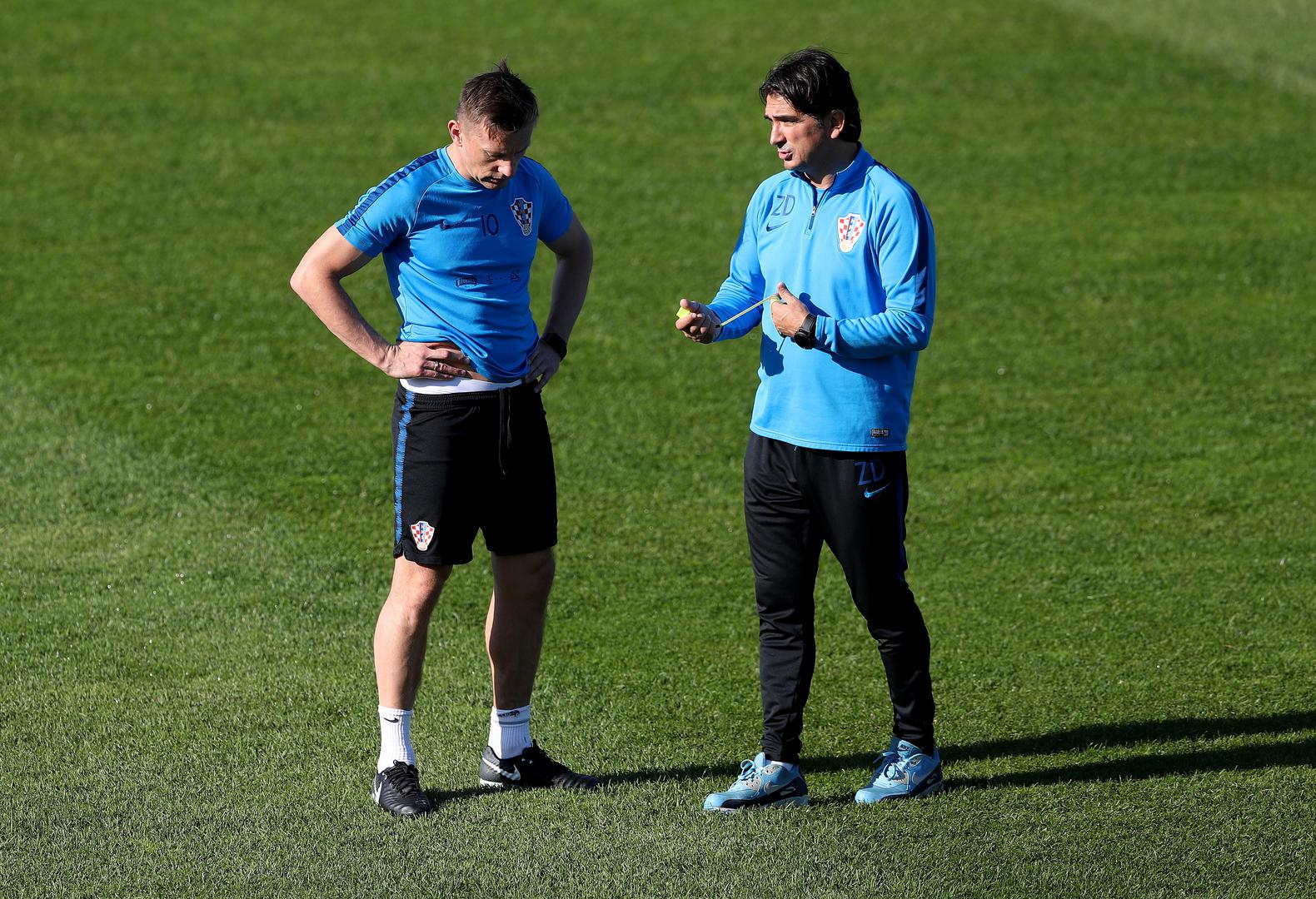 Premda je udarac bio neugodan ništa nije puklo i Rebić se srećom oporavio i konkurirat će za utakmicu protiv Danske