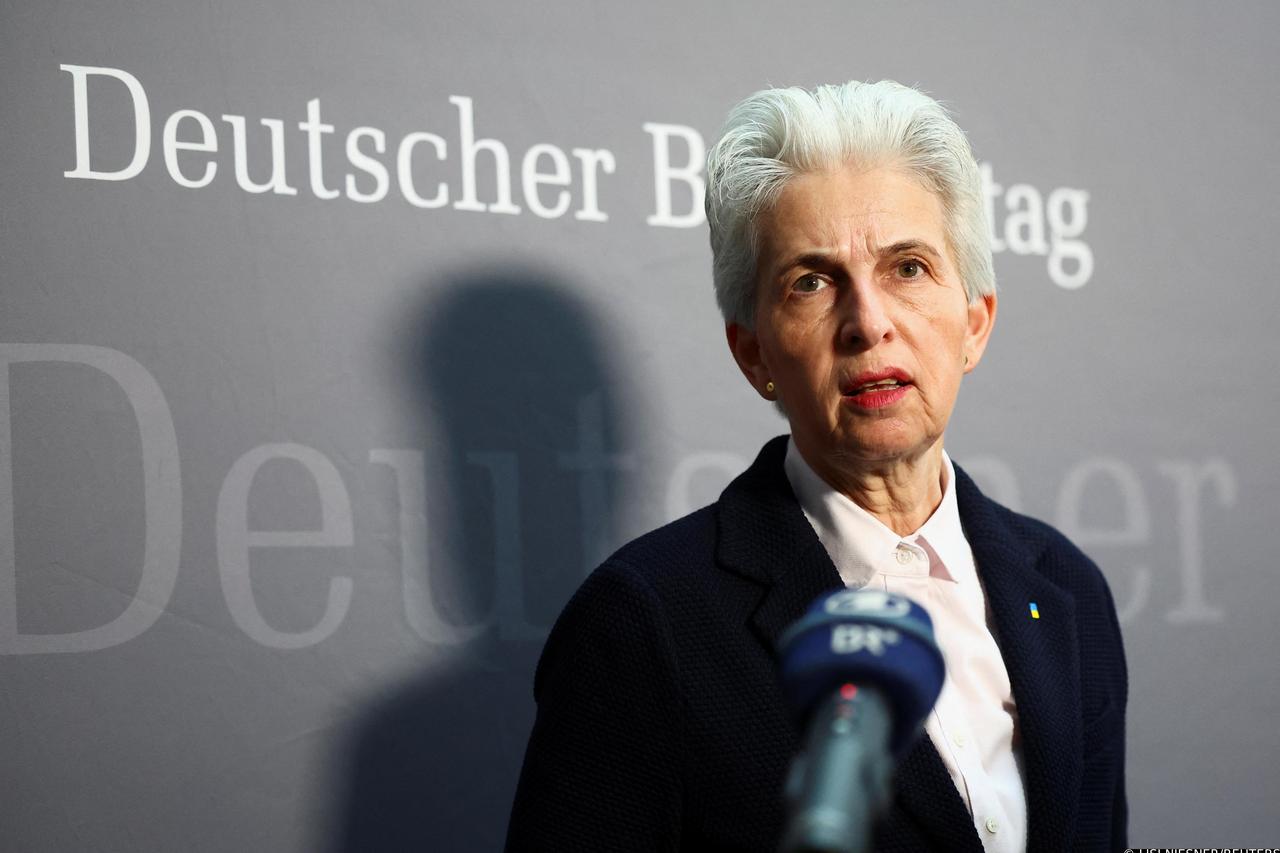 Special meeting of the defence committee on arms deliveries to Ukraine, in Berlin