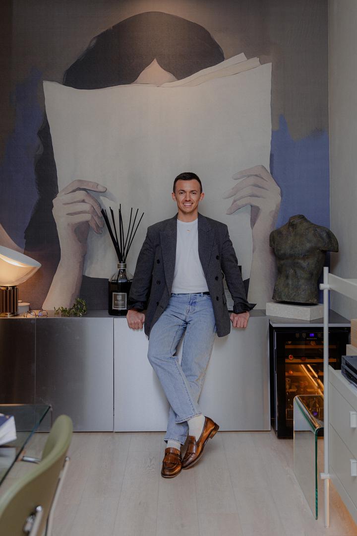 Kada je 2021. godine osnovao IMM DESIGN STUDIO, Ivan Mihovec imao je jasnu viziju: stvoriti prostor i projekte koji pariraju onima u svjetskim metropolama dizajna