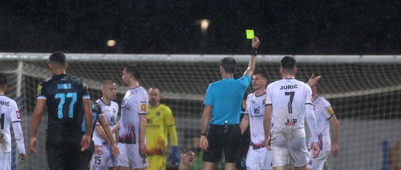 VIDEO Rijeka pobijedila nakon suludog dvoboja. Četiri penala i nemogući uvjeti u Gorici (0:2)