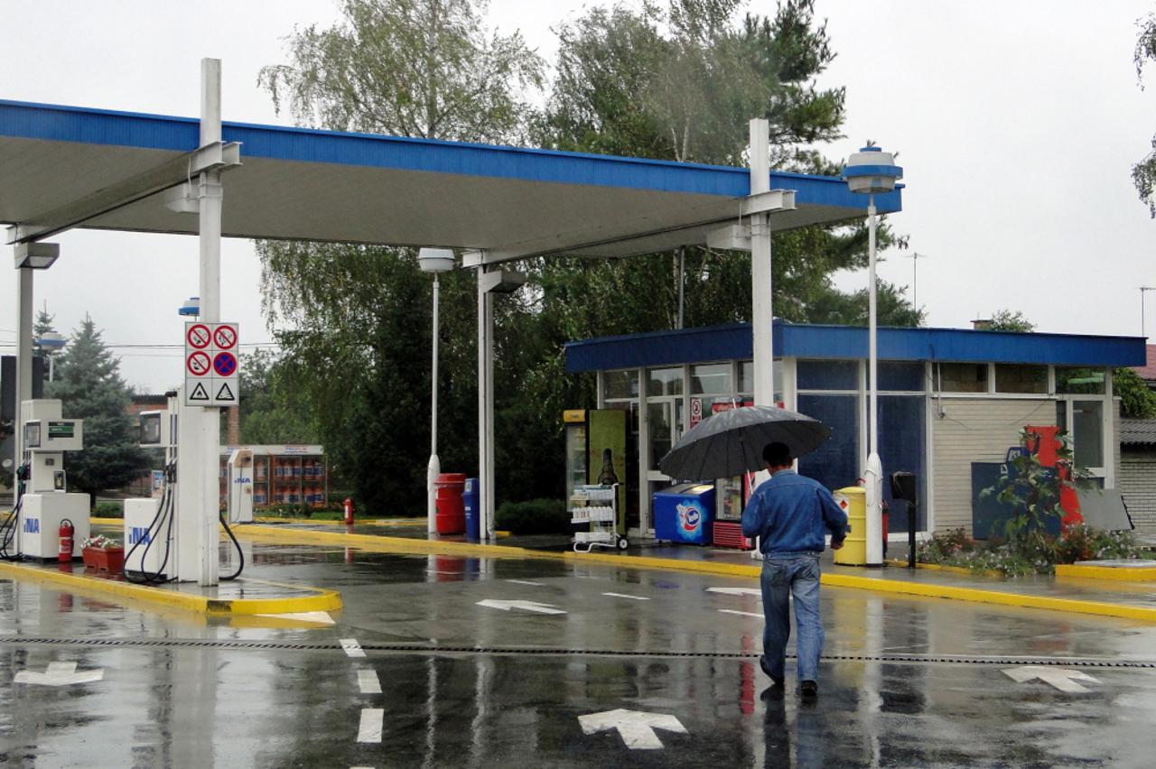 benzinska, pljačka (1)