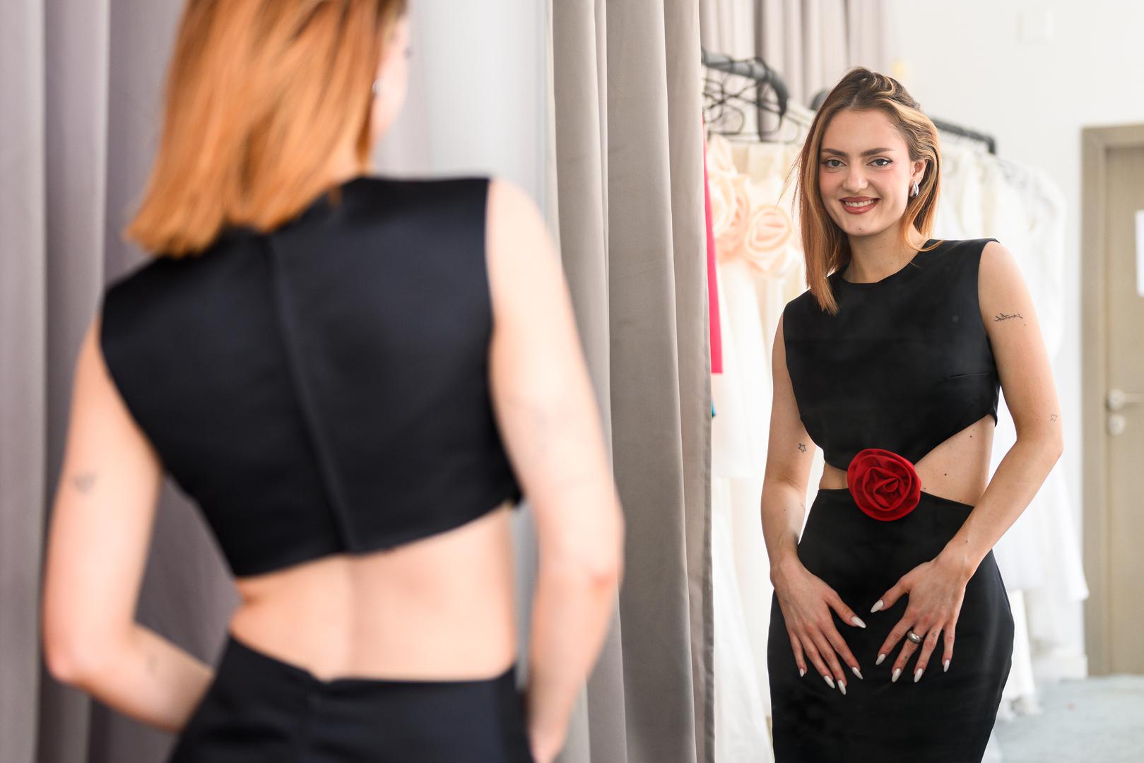 15.03.2024., Zagreb - Pjevacica Mia Cicak, poznatija pod umjetnickim imenom Miach na isprobavanju haljine za Vecernjakovu ruzu u salonu dizajnera Igora Djuge. Photo: Davor Puklavec/PIXSELL