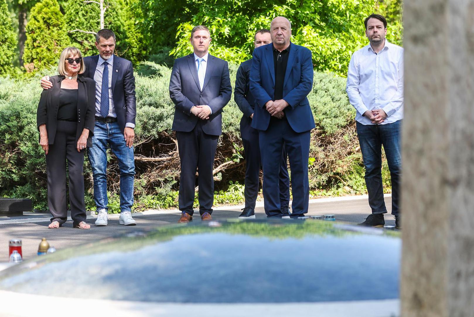 Uz Bobana, počast su odali i predsjednik kluba Velimir Zajec, te Darko Podnar i Saša Pavličić-Bekić.