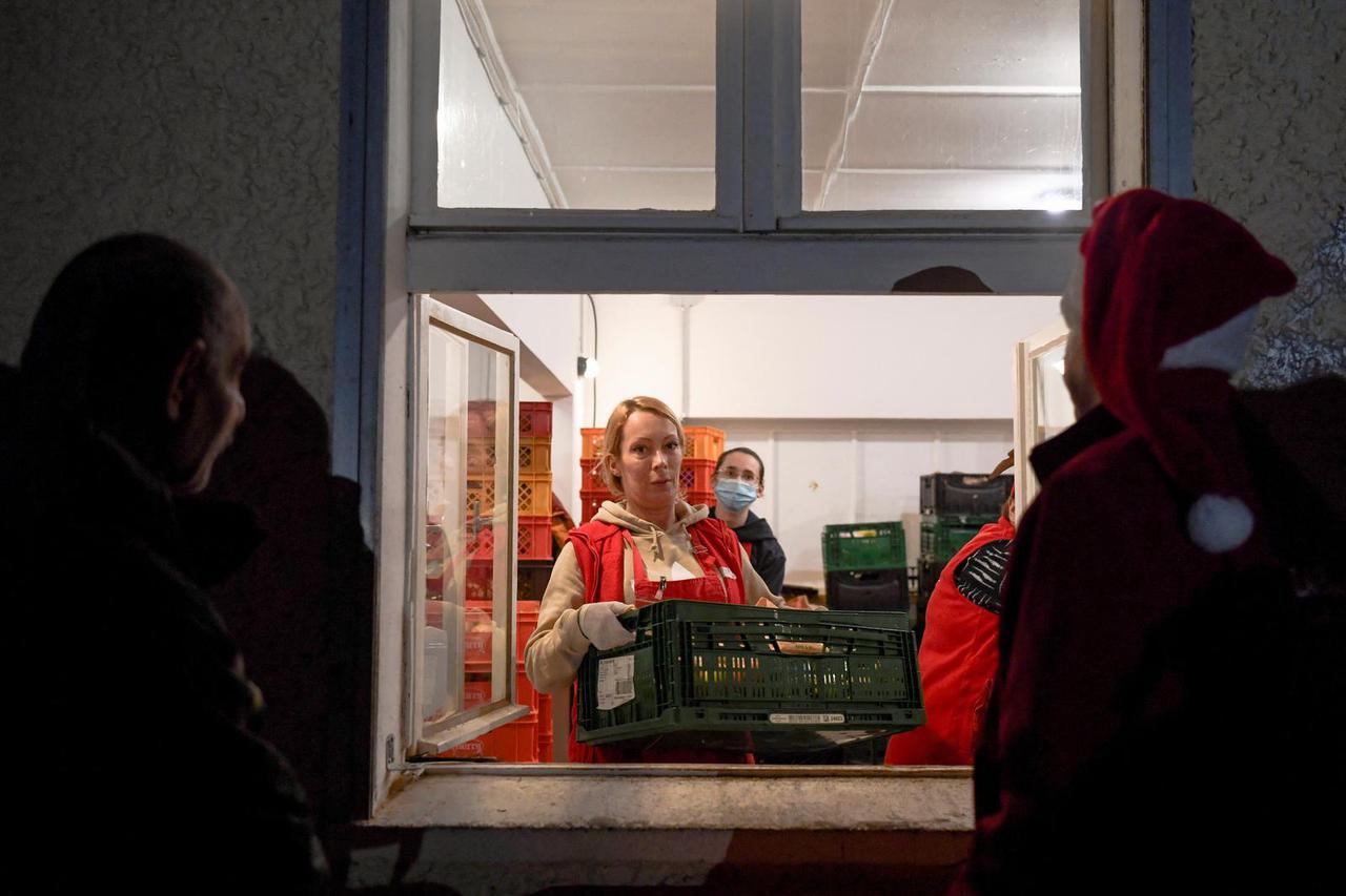 "Laib und Seele" campaign by food bank Berliner Tafel and broadcaster RBB ahead of Christmas, in Berlin