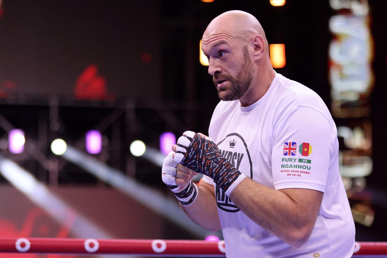 Tyson Fury v Francis Ngannou - Open Workouts