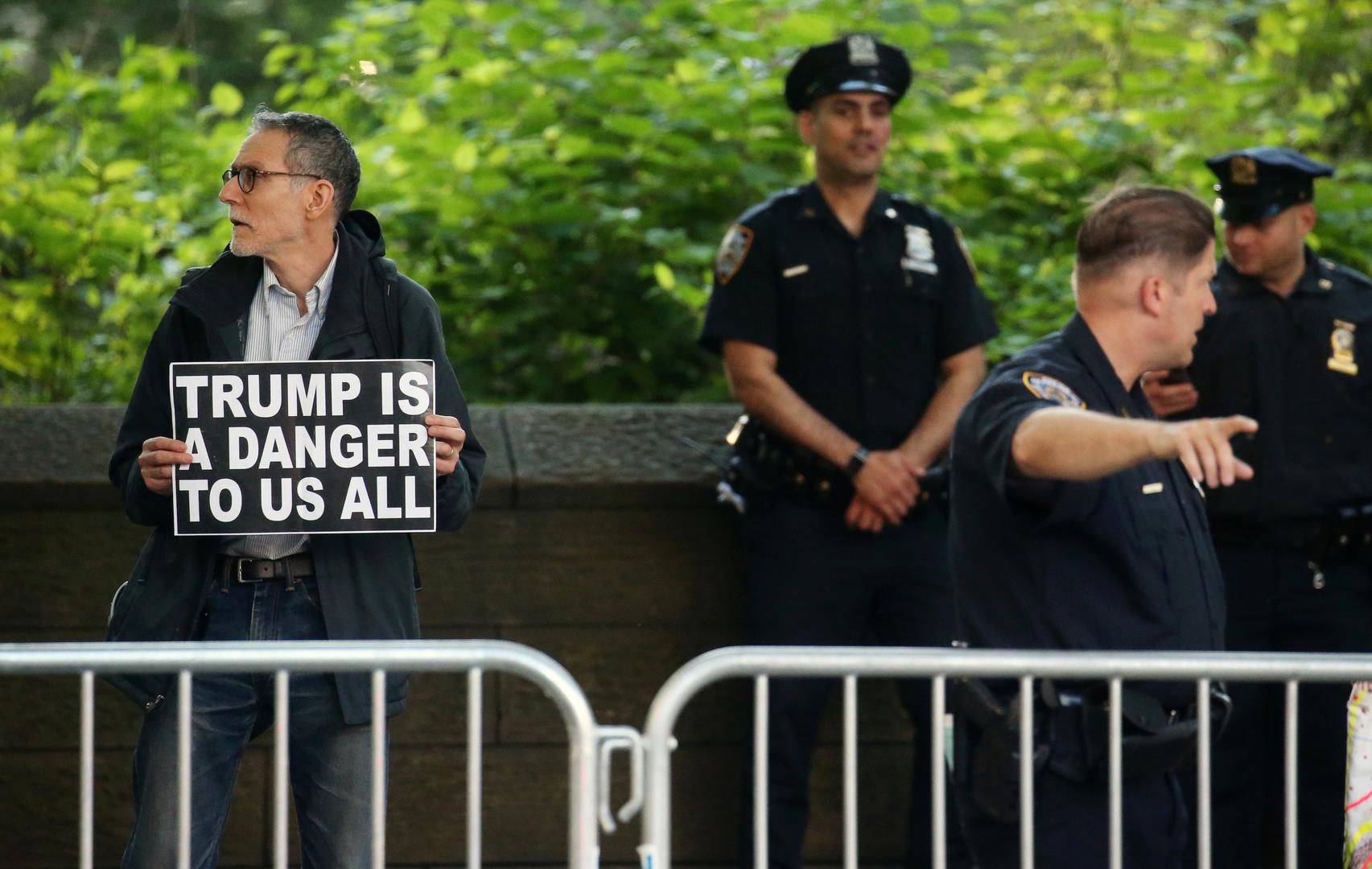 Oporbeni demokrati su i prije nego je Donald Trump stupio na govornicu proglasili taj plan “mrtvim odmah na početku”