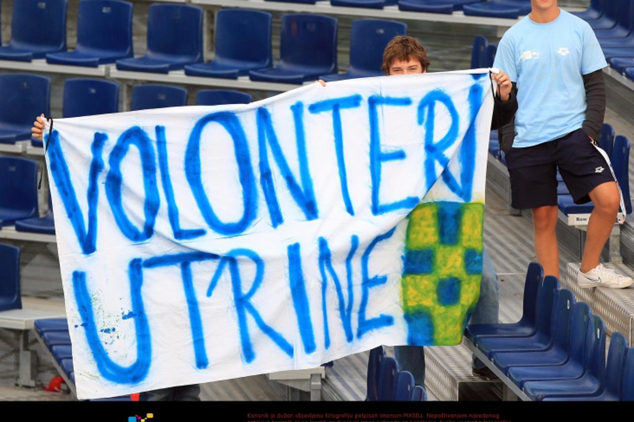 '31.08.2010., Zagreb -  LEN EP u vaterpolu, utakmica zenskih reprezentacija Hrvatske i Rusije. Volonteri Utrine.  Photo: Marko Lukunic/PIXSELL'
