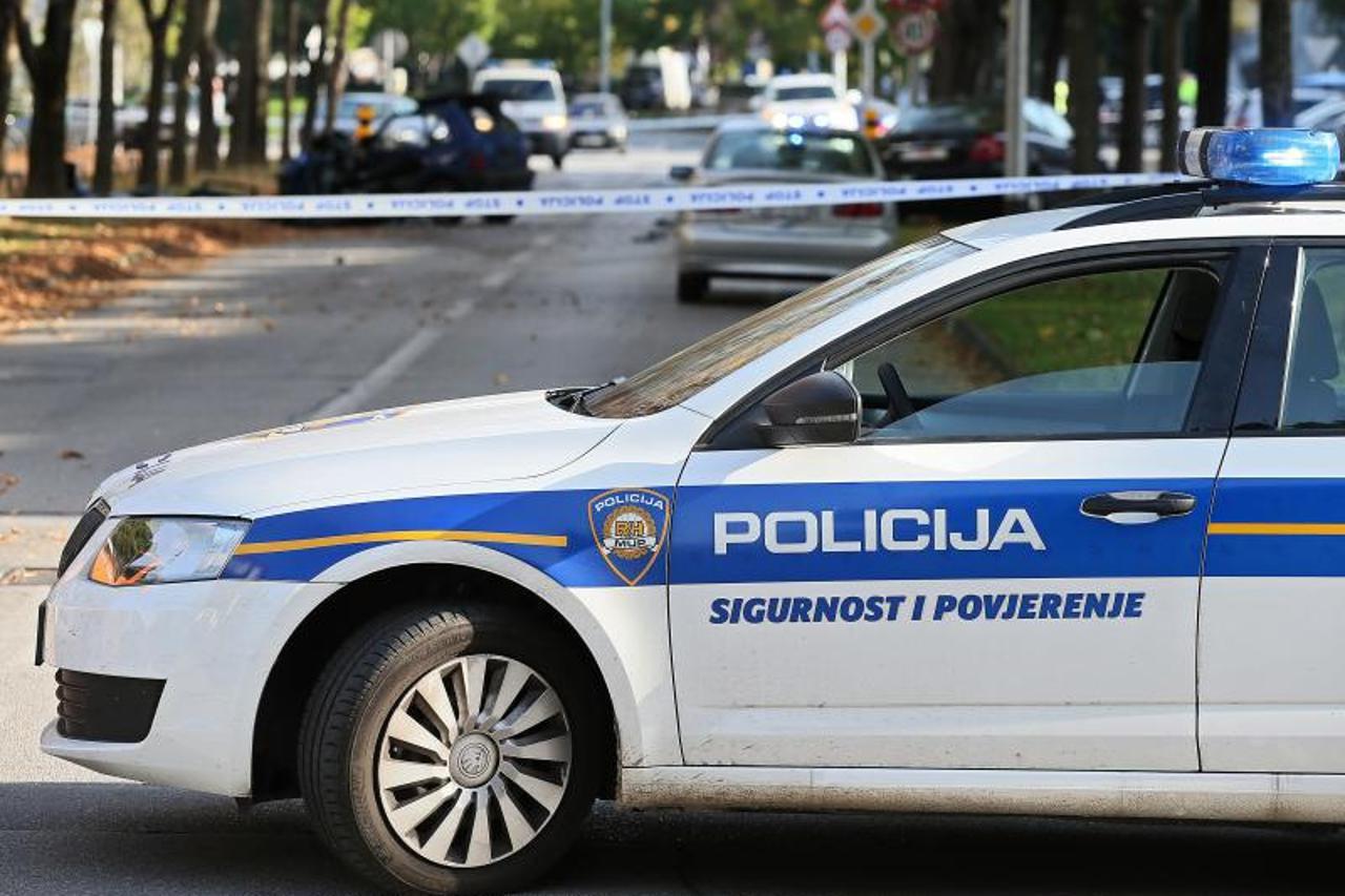 policija
