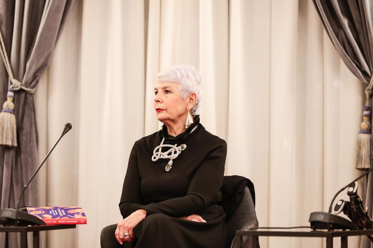 Zagreb: Promocija knjige Žene koje mašu rukama Jadranke Kosor