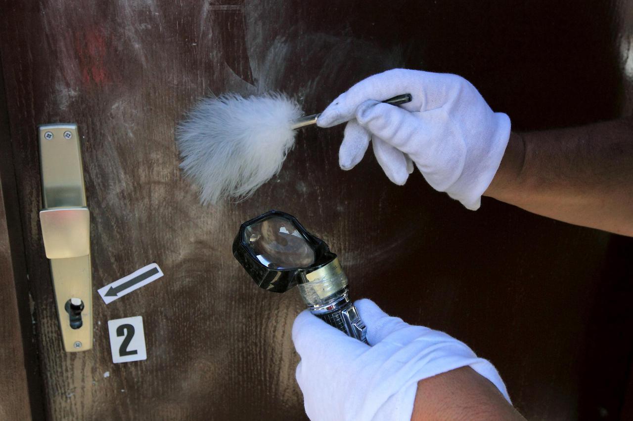 provala, obijena brava