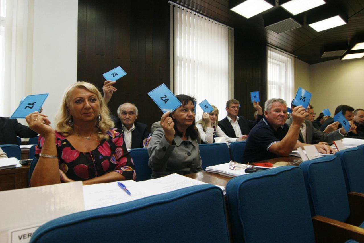 '17.09.2010., Koprivnica - Glasovanje na Zupanijskoj skupstini. Photo: Marijan Susenj'