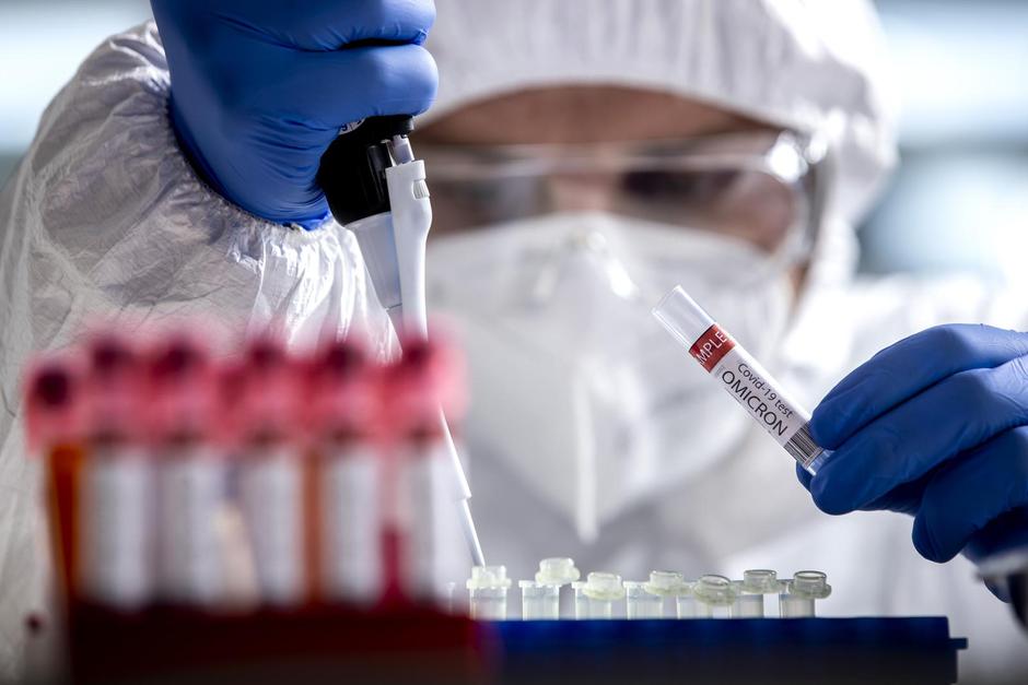 Val epidemije izazvan omikronom i dalje uzrokuje velik broj novozaraženih