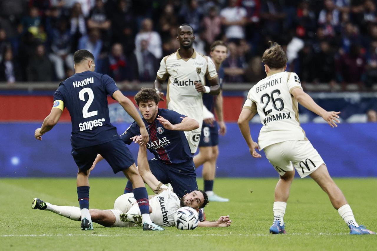 Ligue 1 - Paris St Germain v RC Lens
