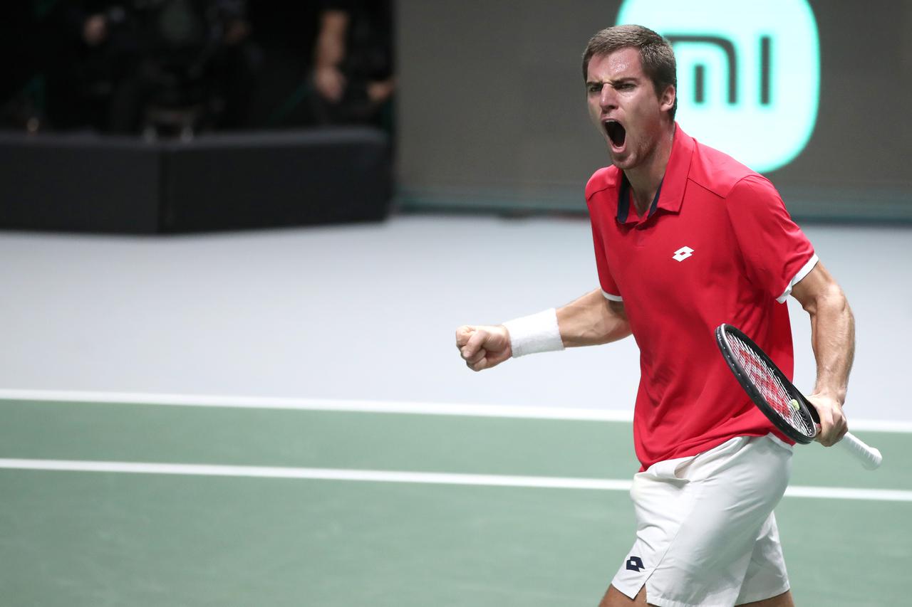 Madrid: Borna Gojo pobijedio Dušana Lajovića u prvom meču polufinala Davisovog kupa