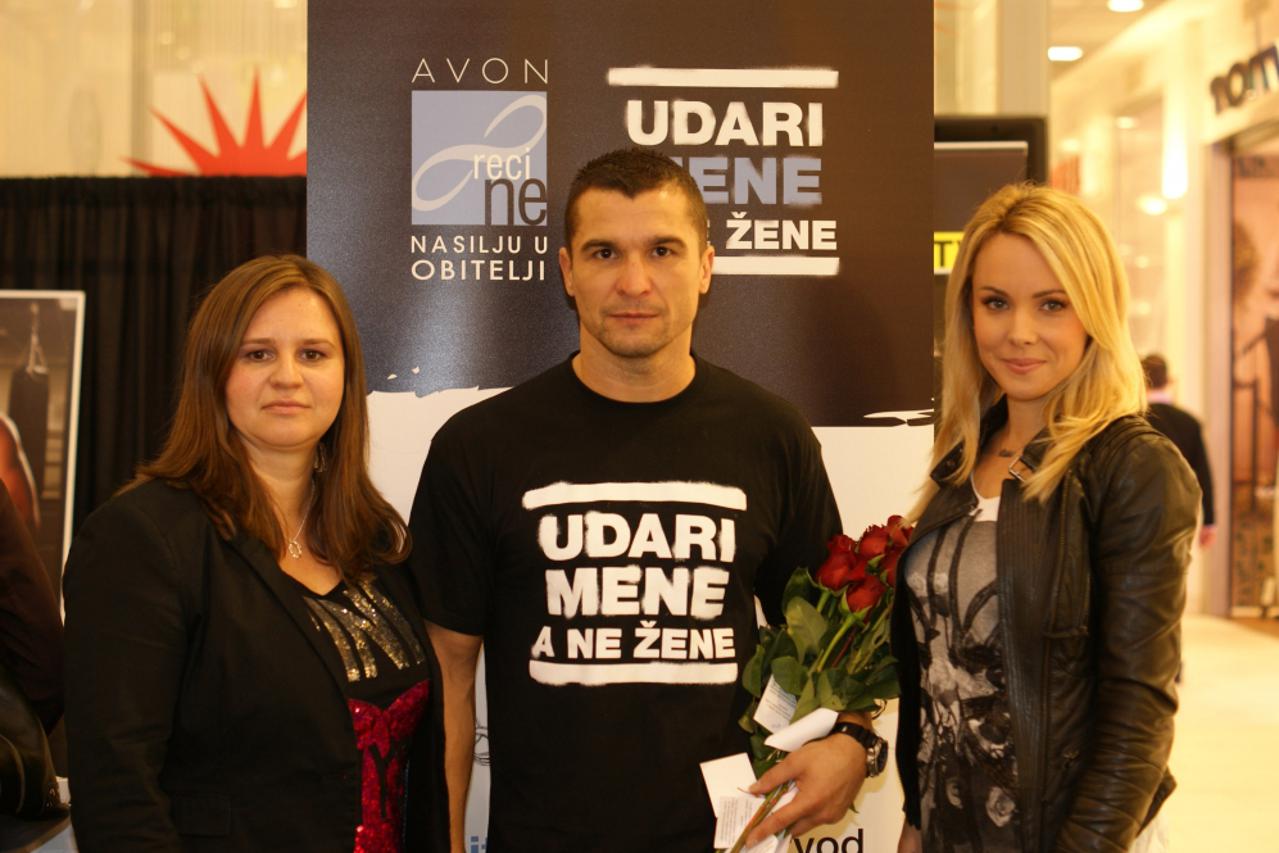 Udari mene, a ne žene (1)