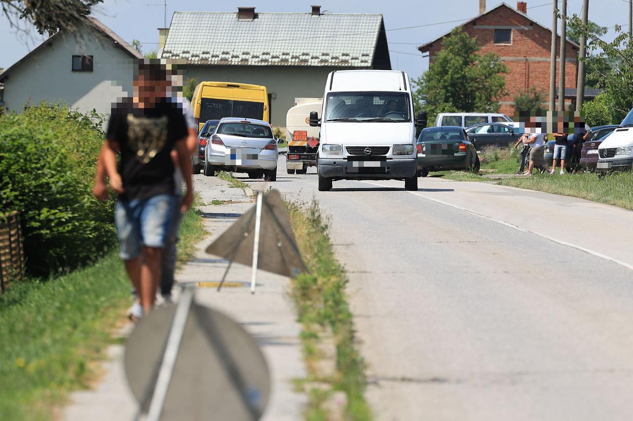 Popovača: U prometnoj nesreći smrtno je stradalo dijete