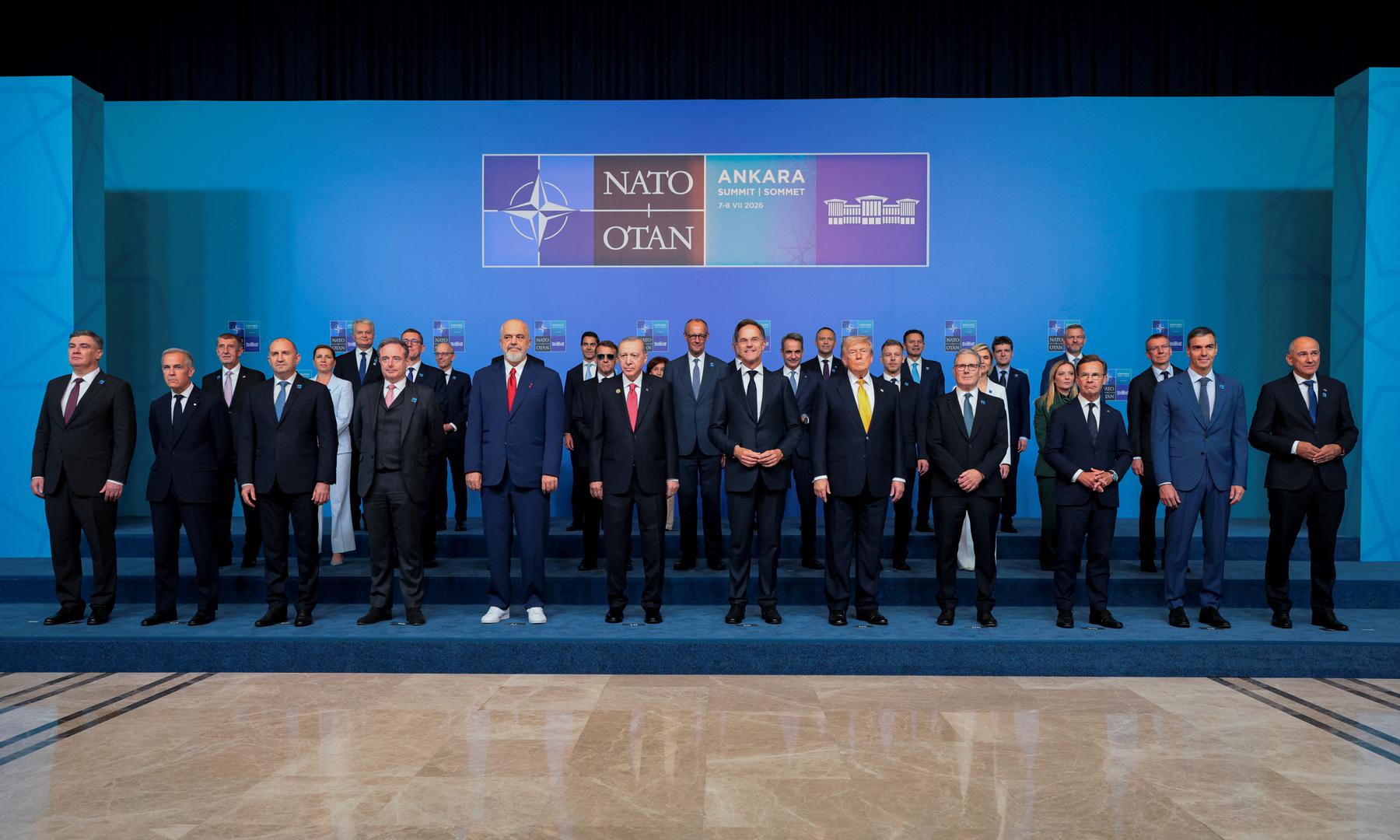 Uoči službenog početka 36. summita NATO-a u Ankari turski predsjednik Recep Tayyip Erdoğan i njegova supruga Emine Erdoğan priredili su svečani prijam za šefove država i vlada članica Saveza te njihove supružnike u predsjedničkoj palači Külliye.