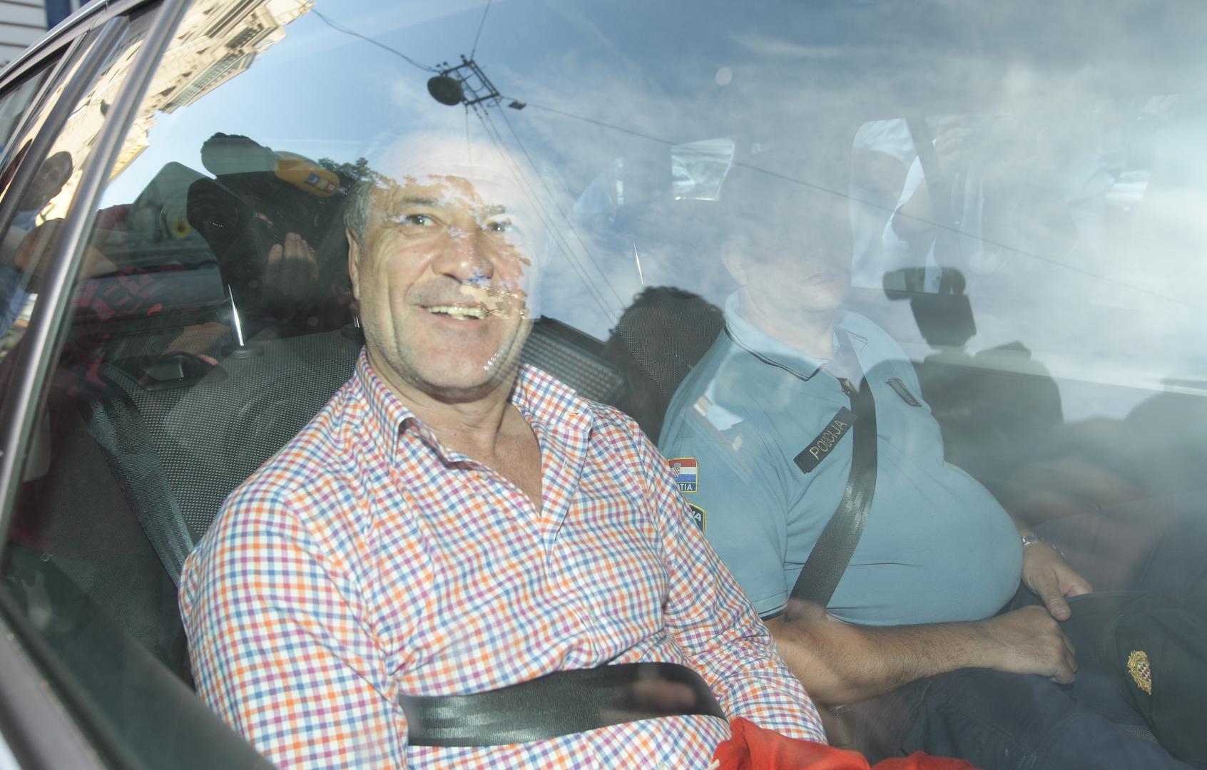 2017. - Propucan u natkoljenicu na području kraj Tomislavgrada.