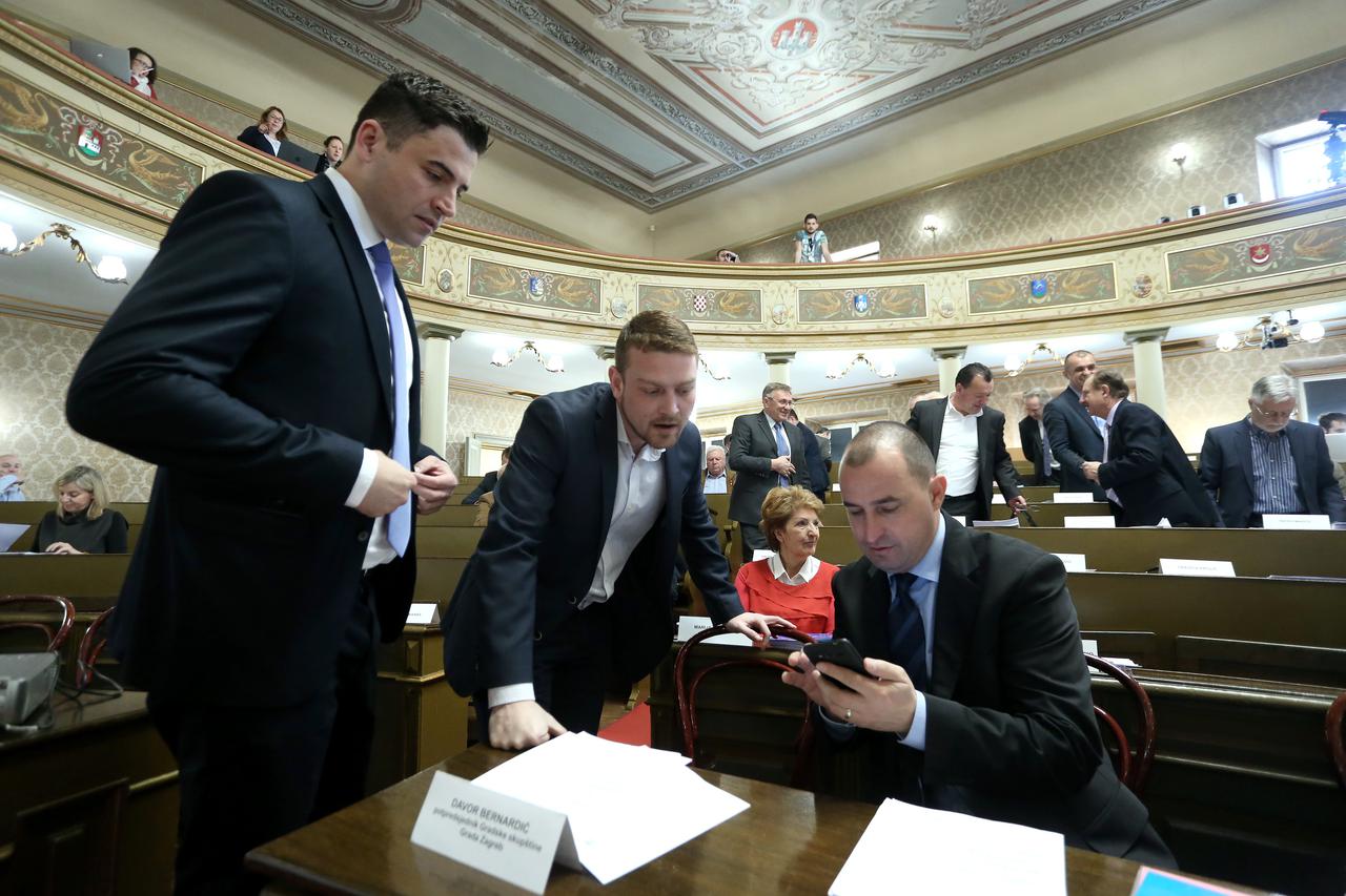 28.03.2017., Zagreb - U Staro gradskoj vijecnici odrzana je 51. sjednica Gradske skupstine Grada Zagreba. Davor Bernardic, Nenad Matic. Photo: Sanjin Strukic/PIXSELL
