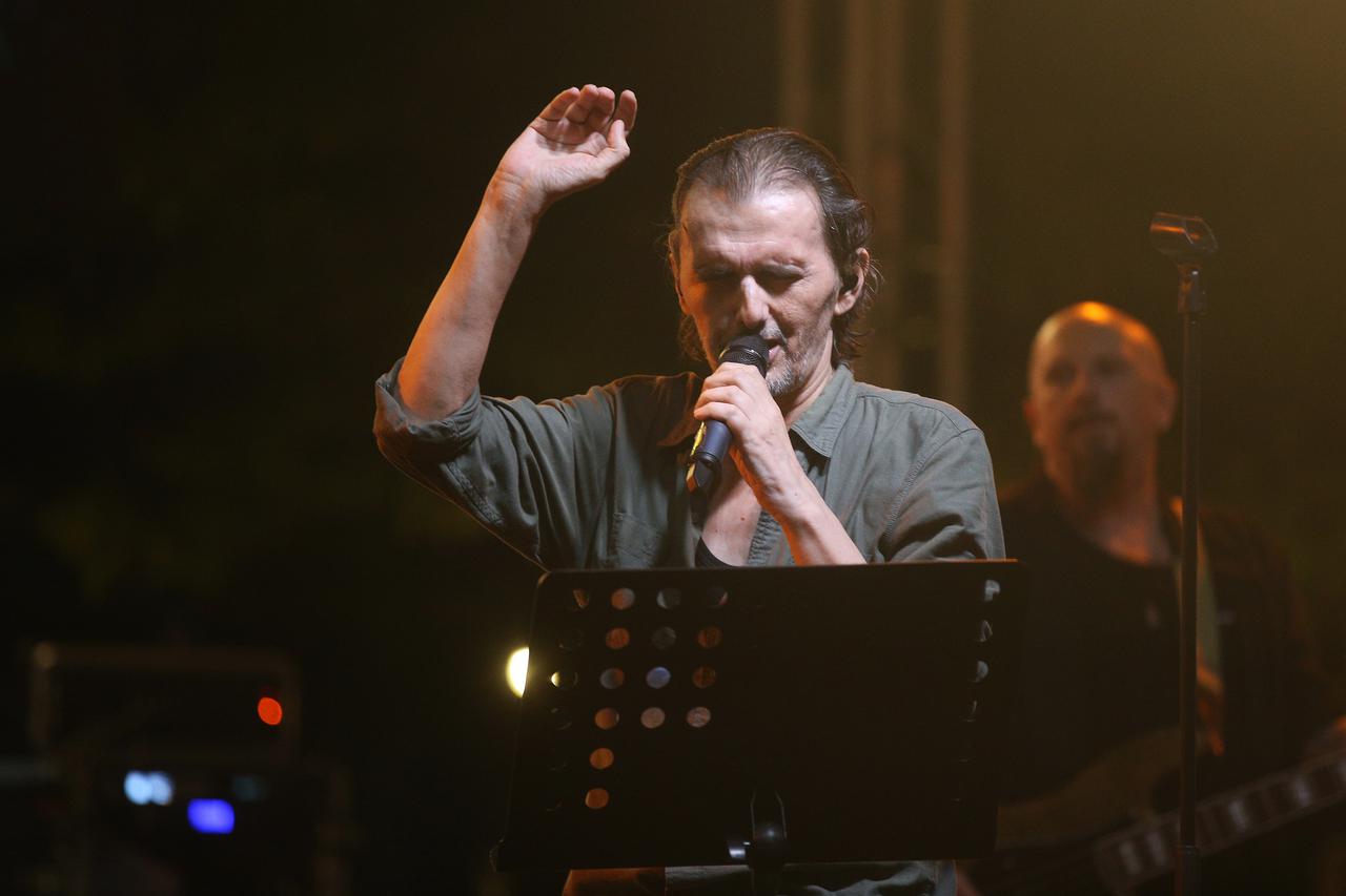 Goran Bare i Majke nastupili na "Ljetnoj pozornici" u Oroslavju