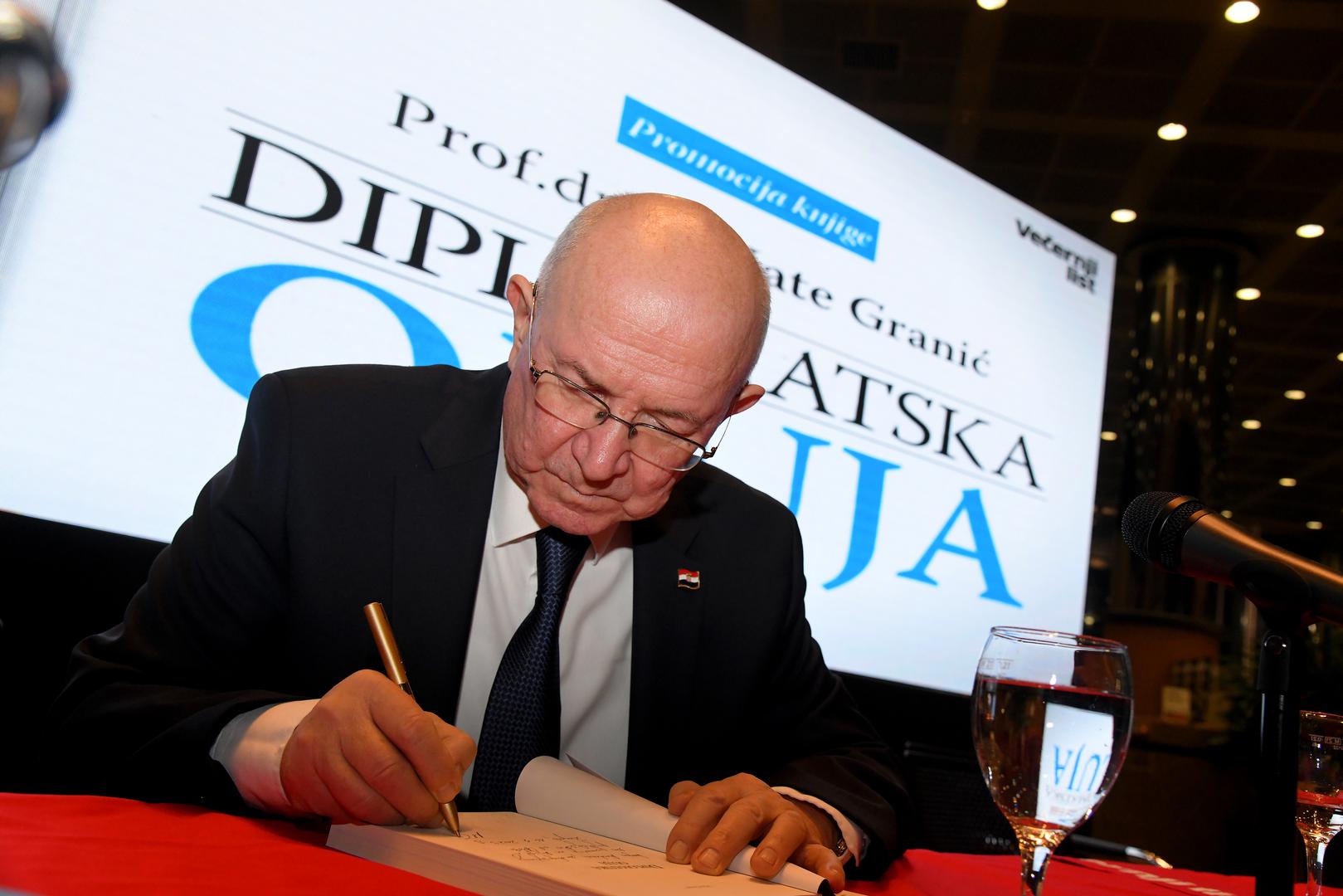 16.01.2023., Zagreb - U Nacionalnoj i sveucilisnoj knjiznici odrzana je promocija 2. dopunjenog izdanja knjige "Diplomatska oluja" Mate Granica. Mate Granic Photo: Josip Regovic/PIXSELL
