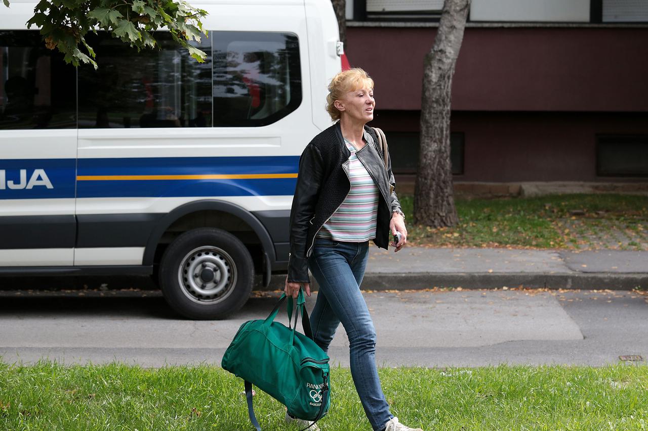Zagreb: Jadranka Jež deložirana iz stana nakon što je policija odnijela aktiviste Živog zida