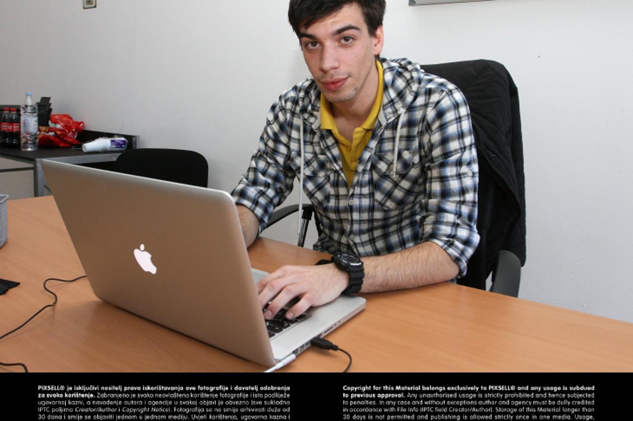 '07.02.2013., Osijek - IT tvrtka Anctu dobila je donaciju 50 000 dolara kako bi dalje razvijala softver, a zbog povecanja opsega posla zaposlili su i mlade strucnjake, a jedan od njih je dosao iz Grck