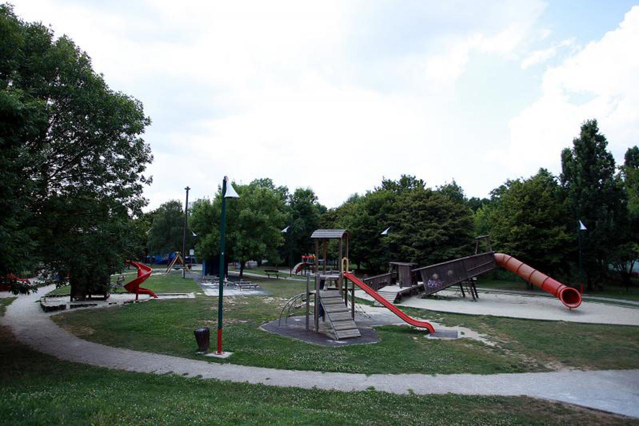 Dječje igralište, portal