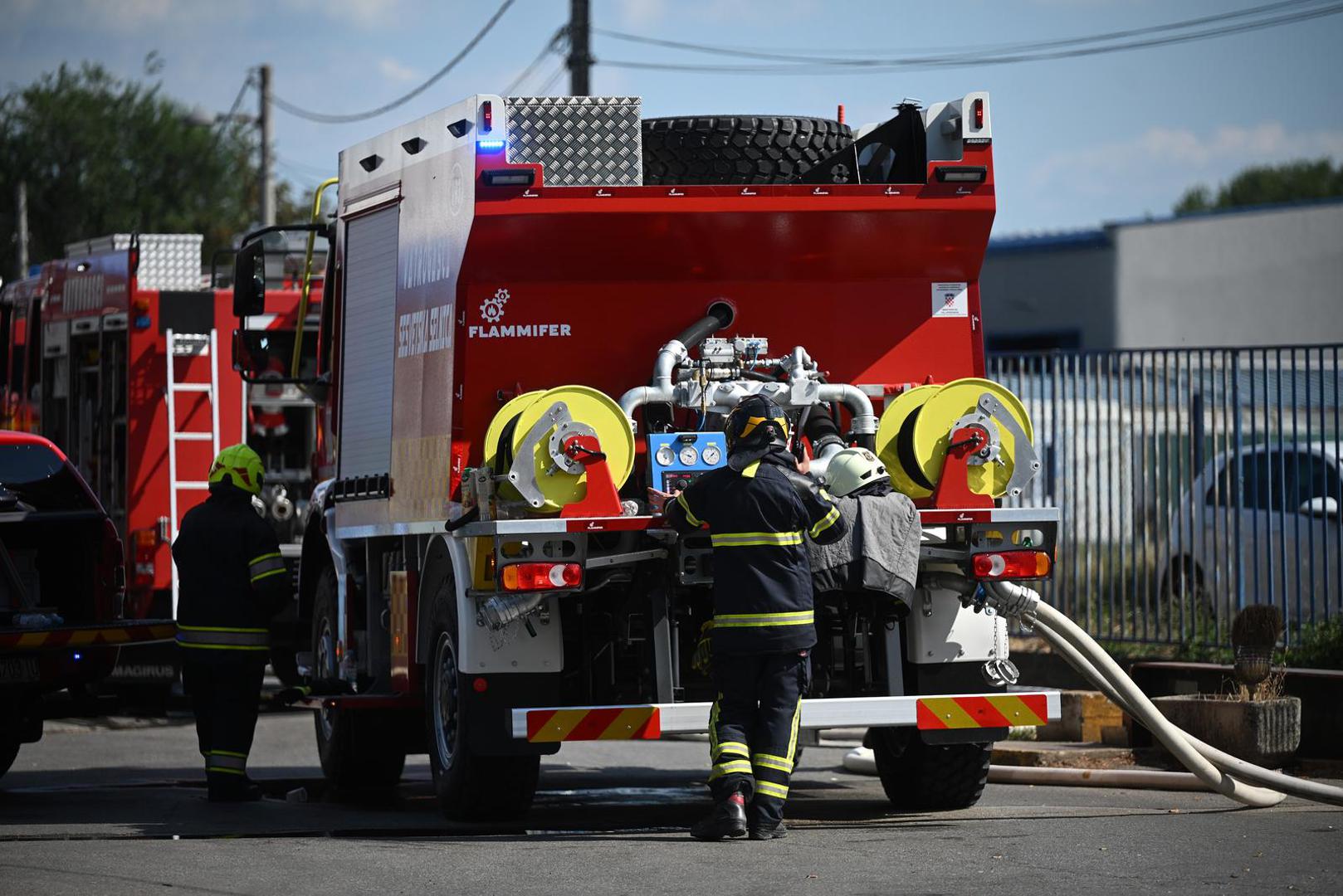 13.07.2026., Zagreb - Pozar je izbio u dvoristu tvrtke Cezar - Centar za reciklazu na Industrijskoj cesti u Sesvetama. Photo: Lucija Ocko/PIXSELL