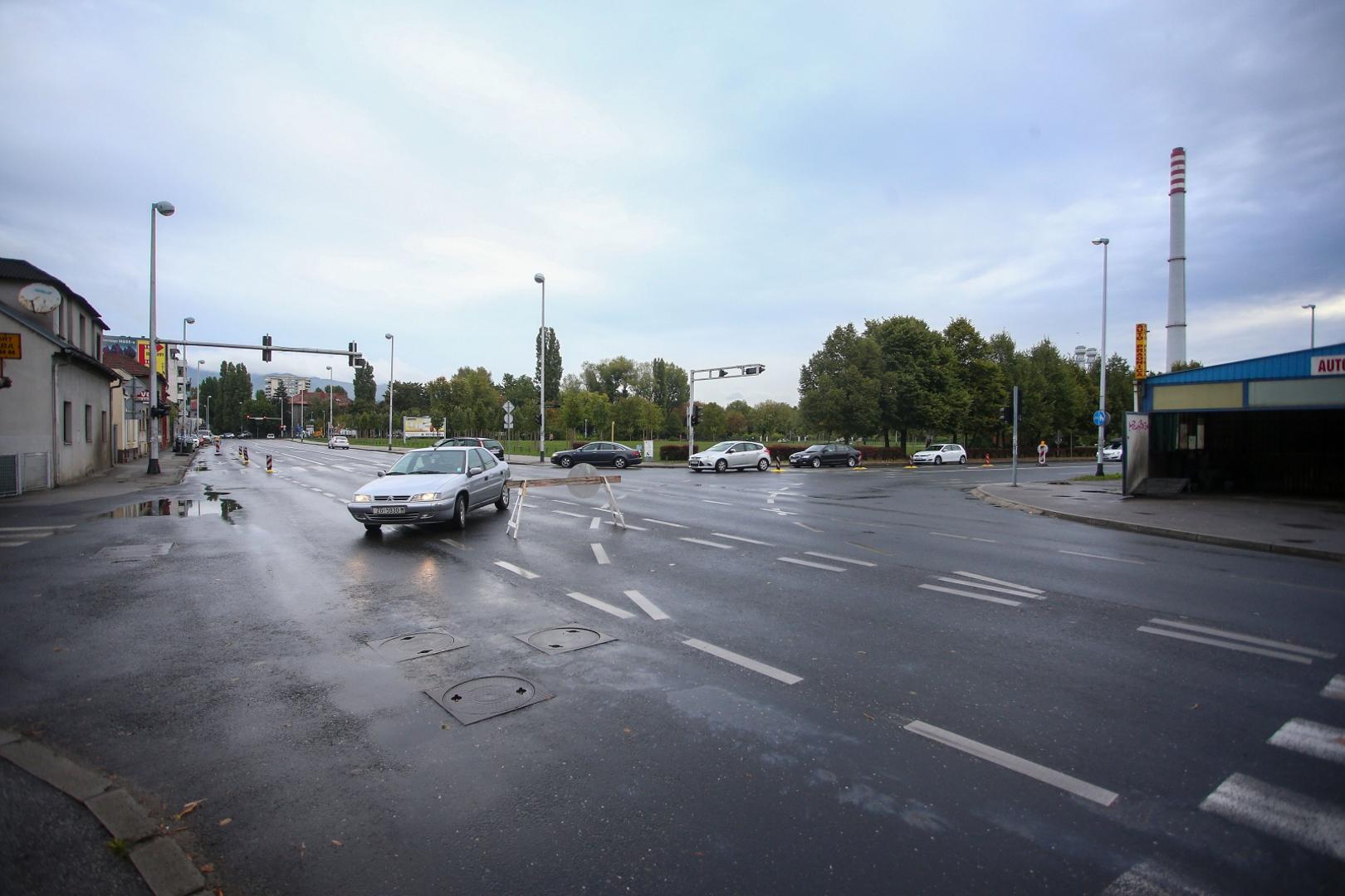30.09.2021., Zagreb - Radovi na puknucu cijevi na Selskoj ulici nisu prouzrocili velike guzve tijekom jutra.Photo: Matija Habljak/PIXSELL