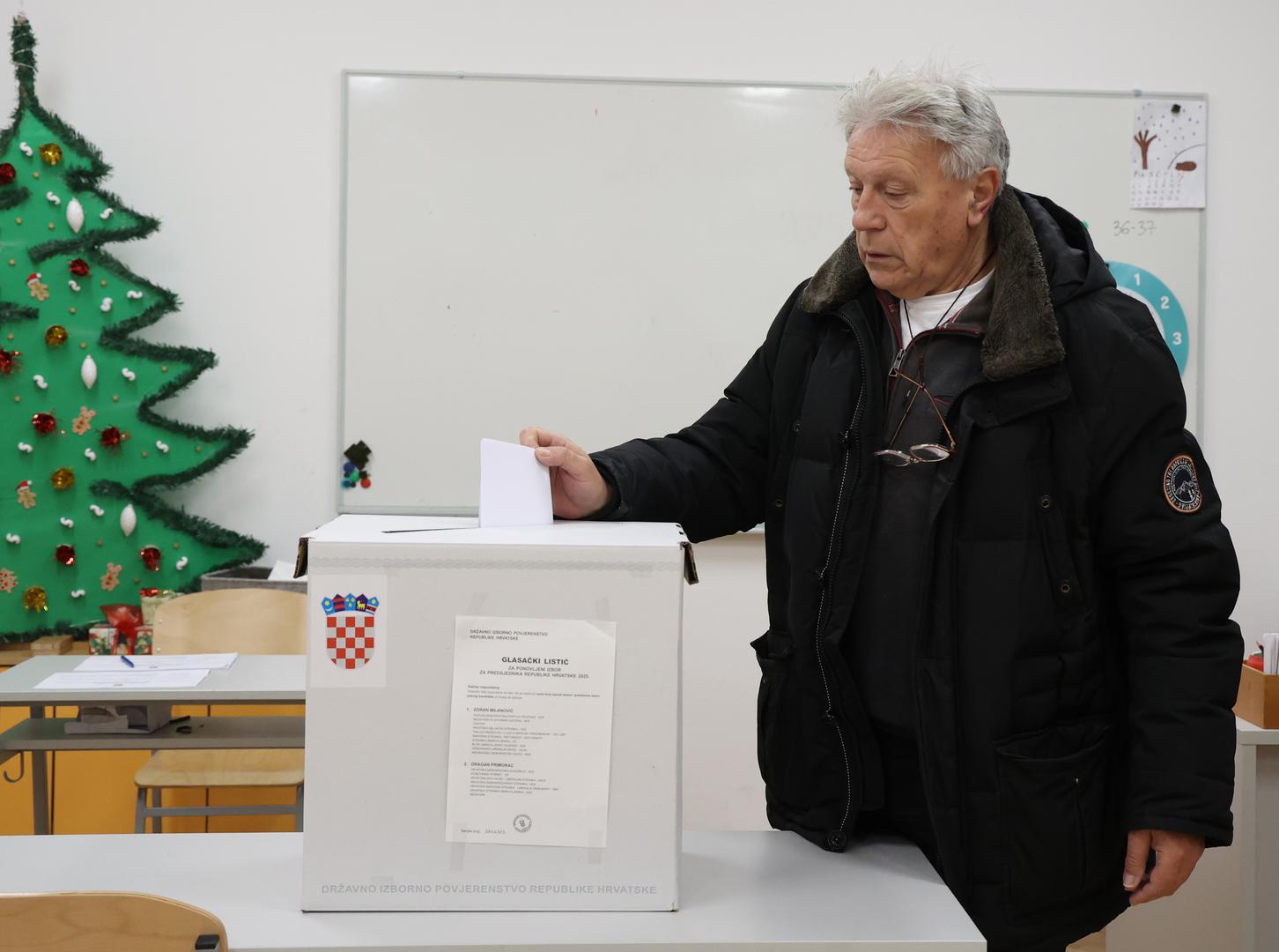 12.01.2025.,Sibenik-.Drugi krug glasovanja za izbor predsjednika Republike Hrvatske. Photo: Dusko Jaramaz/PIXSELL