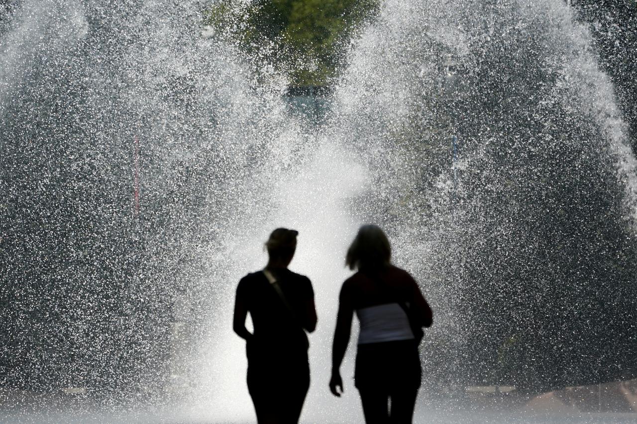 Hot temperatures hit Washington