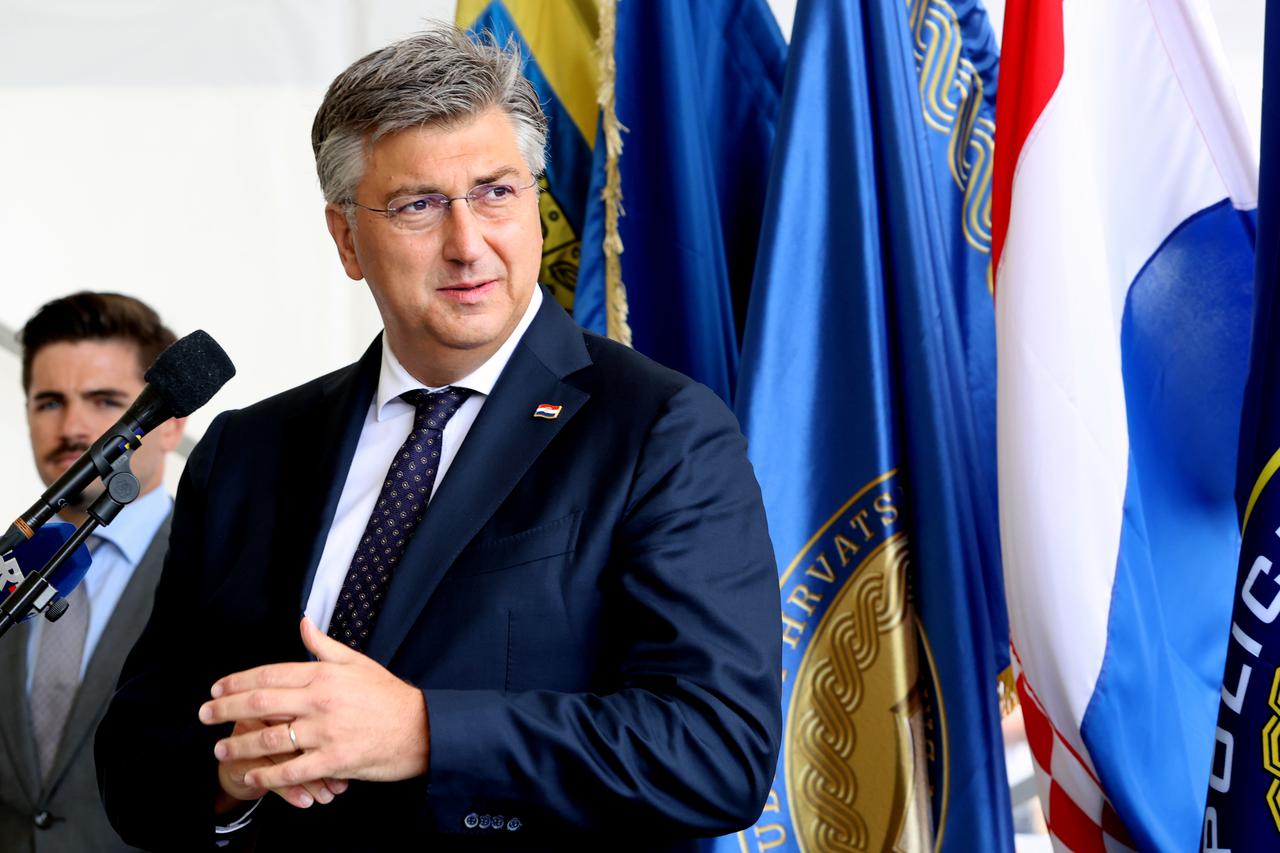 Državni vrh otvorio spomen sobu i memorijalni centar Josip Jović u Aržanu