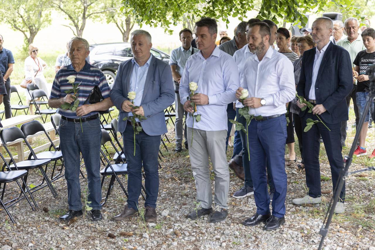 Otočac: Centralna komemoracija za stradale Srbe u Oluji